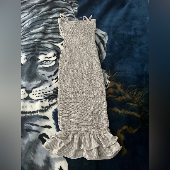 Mocha Gingham Print Smocked Fitted Self-Tie Maternity Midi Dress - Picture 3 of 4